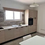 F4 1, Private Double With Private Bathroom And Balcony Privatunterkunft