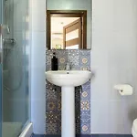 F4 1, Private Double With Private Bathroom And Balcony Privatunterkunft