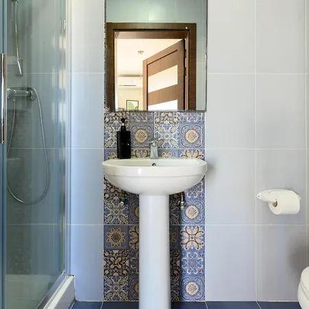 F4 1, Private Double With Private Bathroom And Balcony Rum i privatbostad