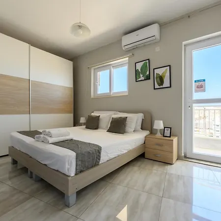 F4 1, Private Double With Private Bathroom And Balcony Homestay Msida