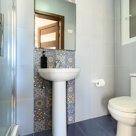 F4 1, Private Double With Private Bathroom And Balcony