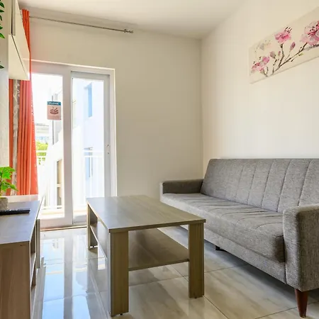 F4 1, Private Double With Private Bathroom And Balcony Msida