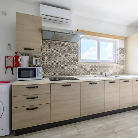 F4 1, Private Double With Private Bathroom And Balcony Homestay Msida