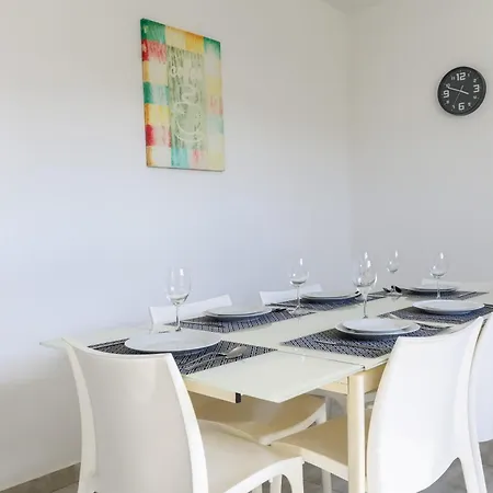 F4 1, Private Double With Private Bathroom And Balcony *