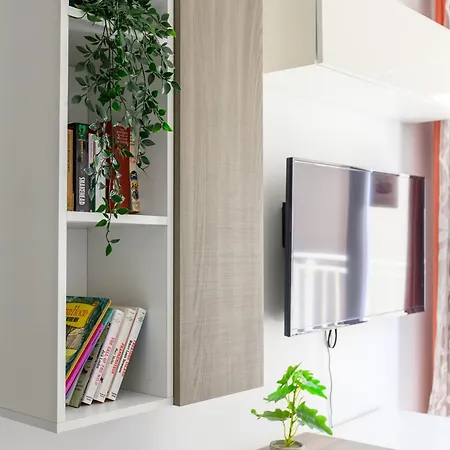 Homestay F4 1, Private Double With Private Bathroom And Balcony *