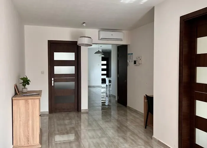 Habitación en casa particular F4 1, Private Double With Private Bathroom And Balcony Msida