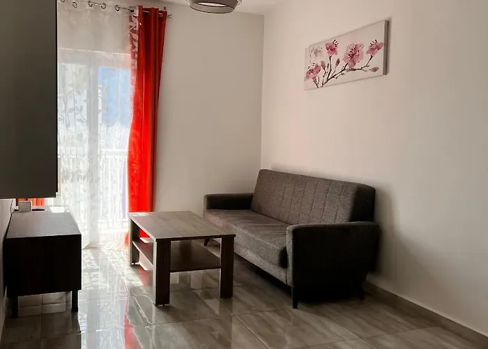 F4 1, Private Double With Private Bathroom And Balcony * Msida