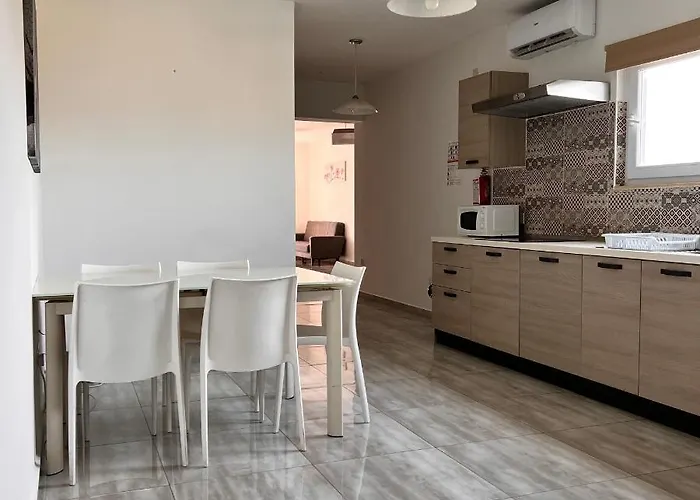 Habitación en casa particular F4 1, Private Double With Private Bathroom And Balcony