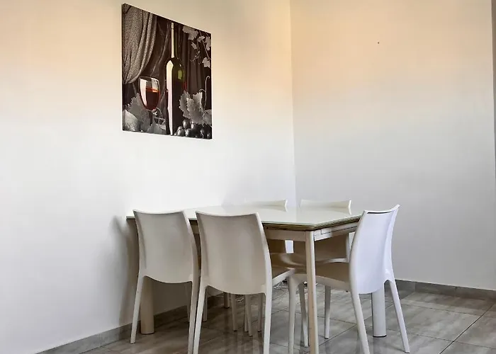 F4 1, Private Double With Private Bathroom And Balcony Habitación en casa particular