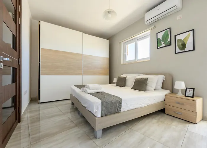 Habitación en casa particular F4 1, Private Double With Private Bathroom And Balcony