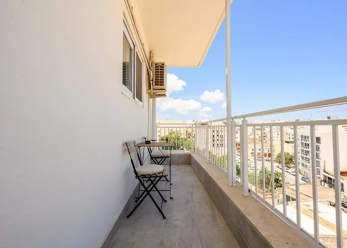Habitación en casa particular F4 1, Private Double With Private Bathroom And Balcony Msida