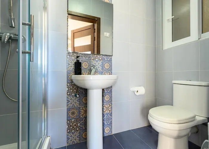 F4 1, Private Double With Private Bathroom And Balcony